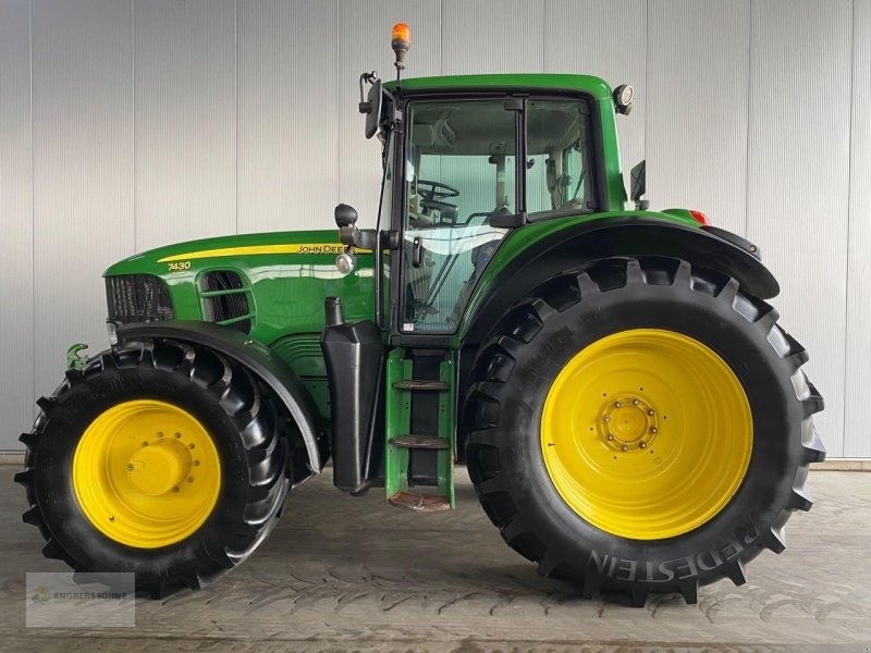 Traktor des Typs John Deere 7430, Gebrauchtmaschine in Twist - Rühlerfeld (Bild 1)