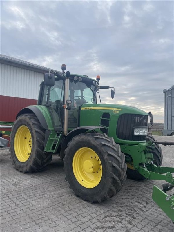 Traktor van het type John Deere 7530 Autopower, Gebrauchtmaschine in Hejnsvig (Foto 2)