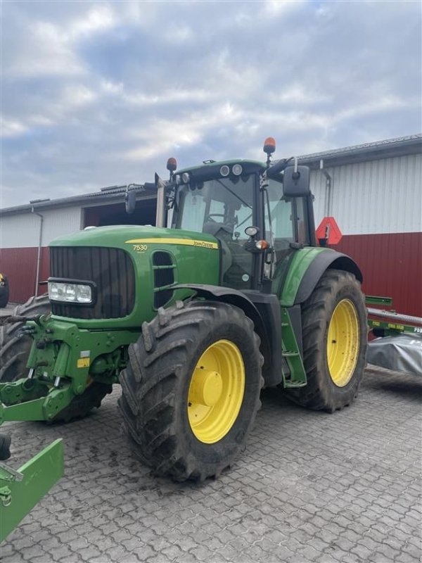 Traktor van het type John Deere 7530 Autopower, Gebrauchtmaschine in Hejnsvig (Foto 1)