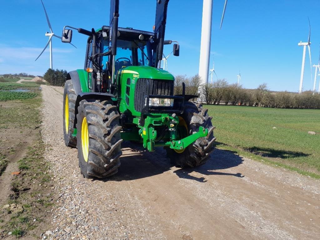 Traktor van het type John Deere 7530 Præmium  Auto Quard TLS med ÅLØ Q 65 og frontlift hydr. Udskydelig trækkrog/hits, Gebrauchtmaschine in Skive (Foto 2)