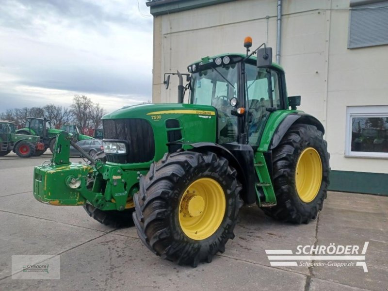 Traktor типа John Deere 7530 PREMIUM AUTOPOWER, Gebrauchtmaschine в Langenweddingen (Фотография 1)