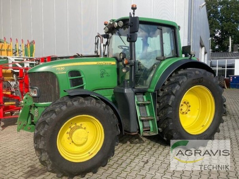 Traktor of the type John Deere 7530 PREMIUM, Gebrauchtmaschine in Bersenbrück-Ahausen (Picture 1)