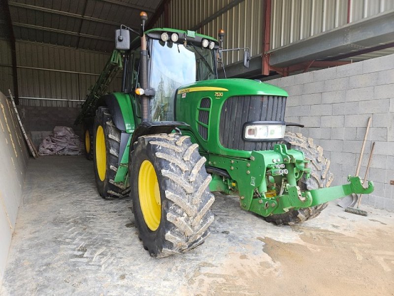 Traktor типа John Deere 7530 PREMIUM, Gebrauchtmaschine в LE PONT CHRETIEN (Фотография 1)