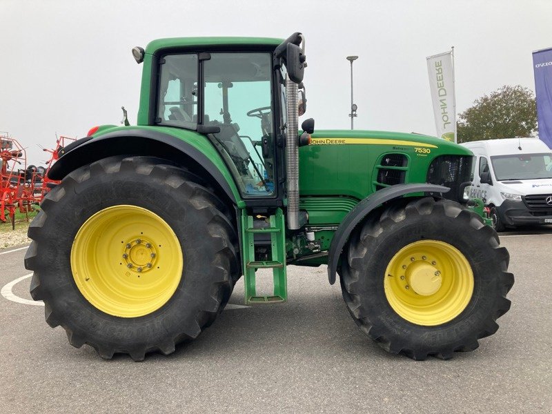 Traktor des Typs John Deere 7530E Premium, Gebrauchtmaschine in Chavornay (Bild 8)