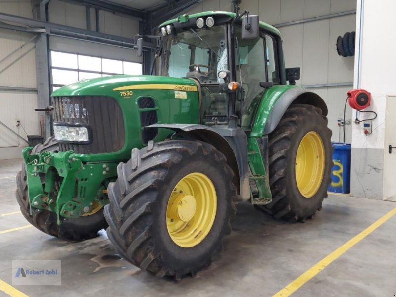 Traktor des Typs John Deere 7530Pr Motorschaden, Gebrauchtmaschine in Wölferheim (Bild 1)