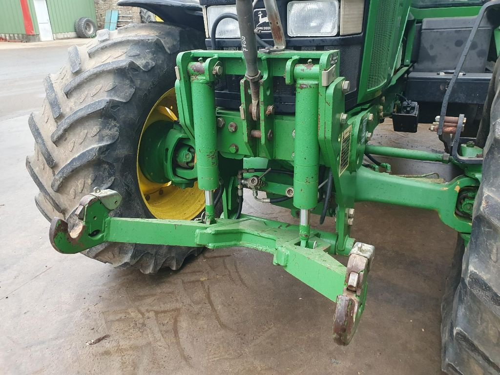 Traktor typu John Deere 7700, Gebrauchtmaschine w DOMFRONT (Zdjęcie 3)