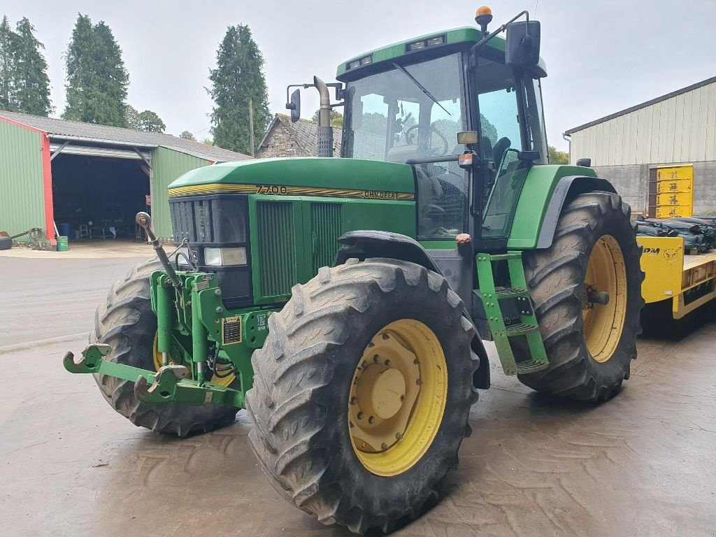 Traktor van het type John Deere 7700, Gebrauchtmaschine in DOMFRONT (Foto 2)