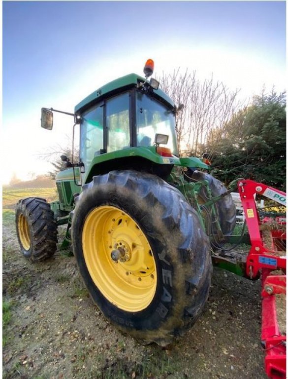 Traktor typu John Deere 7700, Gebrauchtmaschine w LOMBEZ (Zdjęcie 4)