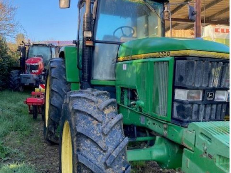 Traktor van het type John Deere 7700, Gebrauchtmaschine in LOMBEZ (Foto 1)