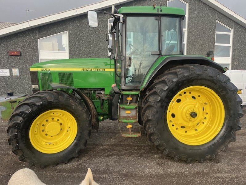 Traktor du type John Deere 7710 TLS  AFF. FORAKSEL, FRONTLIFT, POWER QUARD GEAR, Gebrauchtmaschine en Dronninglund (Photo 2)