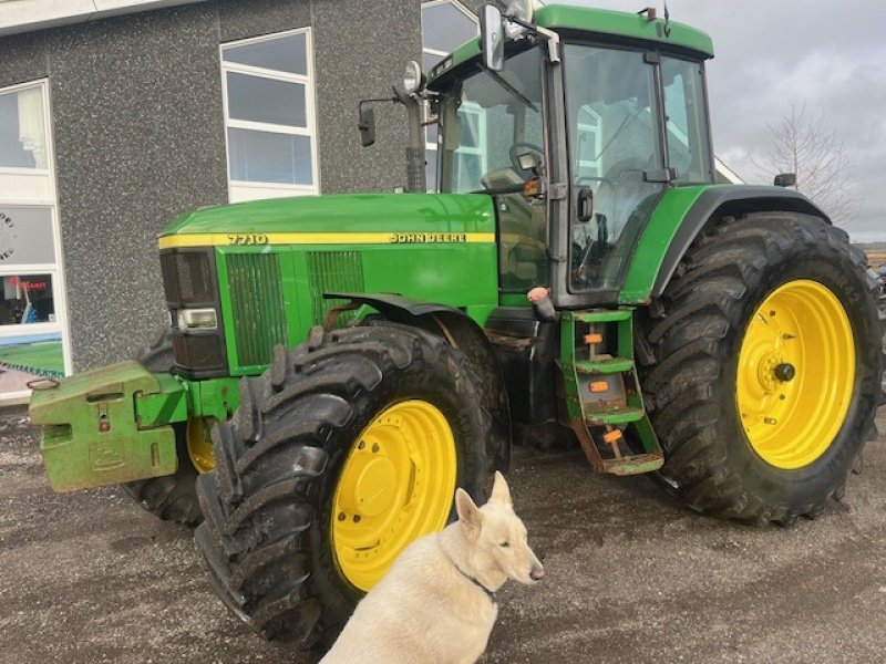 Traktor del tipo John Deere 7710 TLS  AFF. FORAKSEL, FRONTLIFT, POWER QUARD GEAR, Gebrauchtmaschine en Dronninglund (Imagen 1)