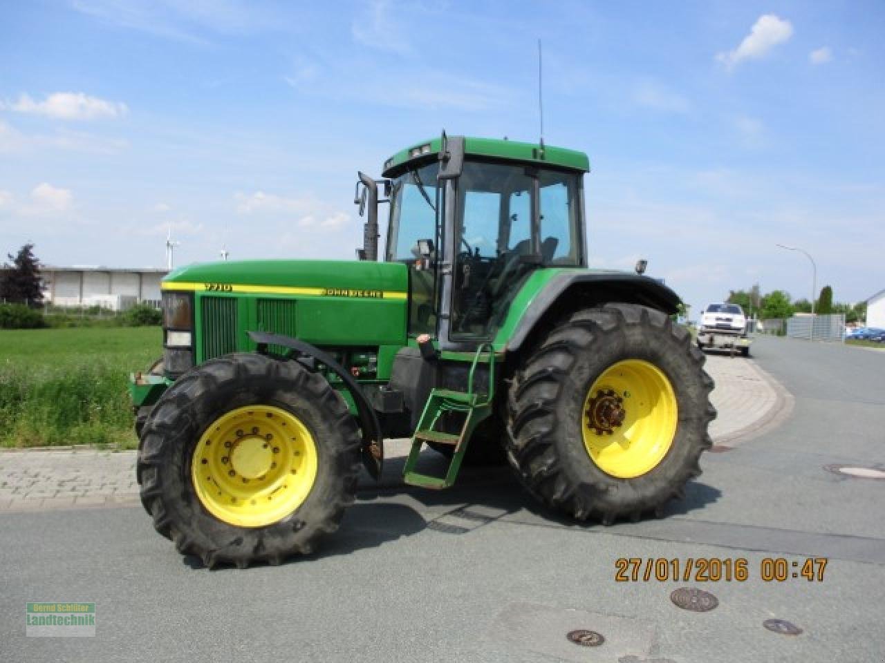 Traktor van het type John Deere 7710 TLS Motor Neu, Gebrauchtmaschine in Büren (Foto 2)