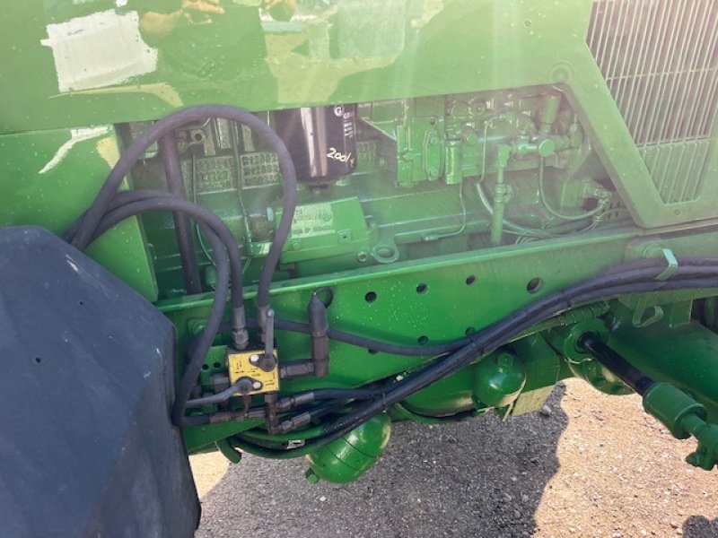 Traktor Türe ait John Deere 7710 TLS  POWER QUARD GEAR, FRONTLIFT, Gebrauchtmaschine içinde Dronninglund (resim 8)