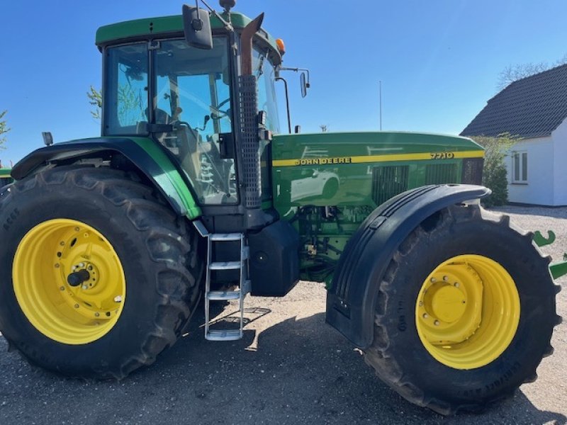 Traktor Türe ait John Deere 7710 TLS  POWER QUARD GEAR, FRONTLIFT, Gebrauchtmaschine içinde Dronninglund (resim 5)