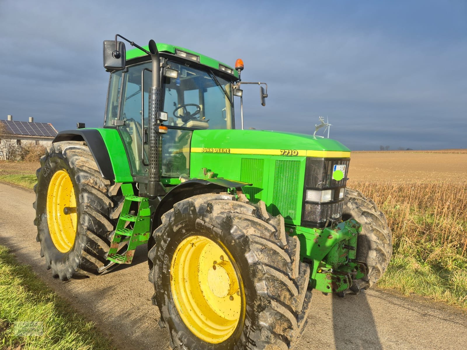 Traktor от тип John Deere 7710, Gebrauchtmaschine в Unterneukirchen (Снимка 1)