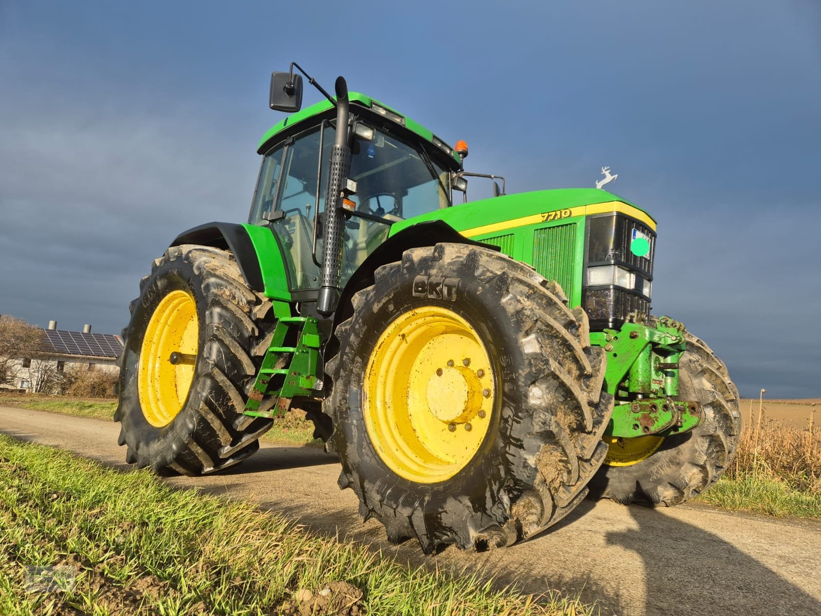 Traktor от тип John Deere 7710, Gebrauchtmaschine в Unterneukirchen (Снимка 3)