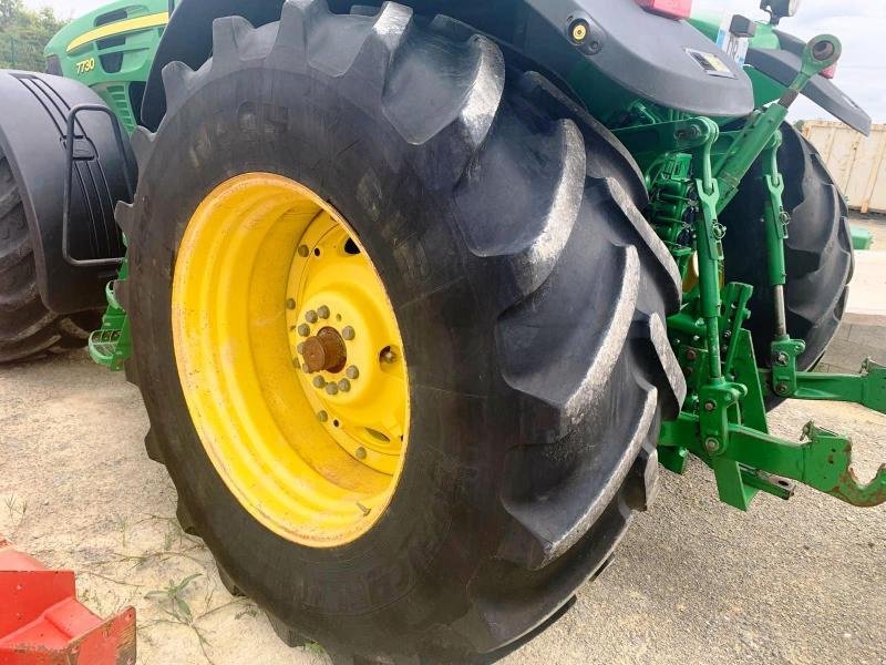 Traktor a típus John Deere 7730, Gebrauchtmaschine ekkor: SAINT-GERMAIN DU PUY (Kép 8)