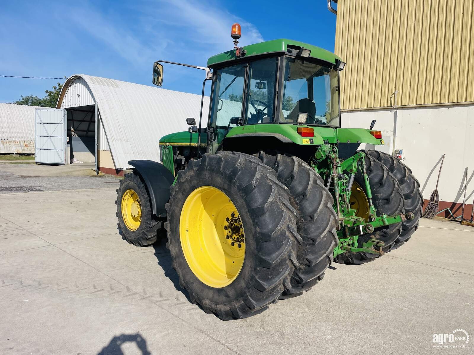 Traktor от тип John Deere 7800, Gebrauchtmaschine в Csengele (Снимка 3)