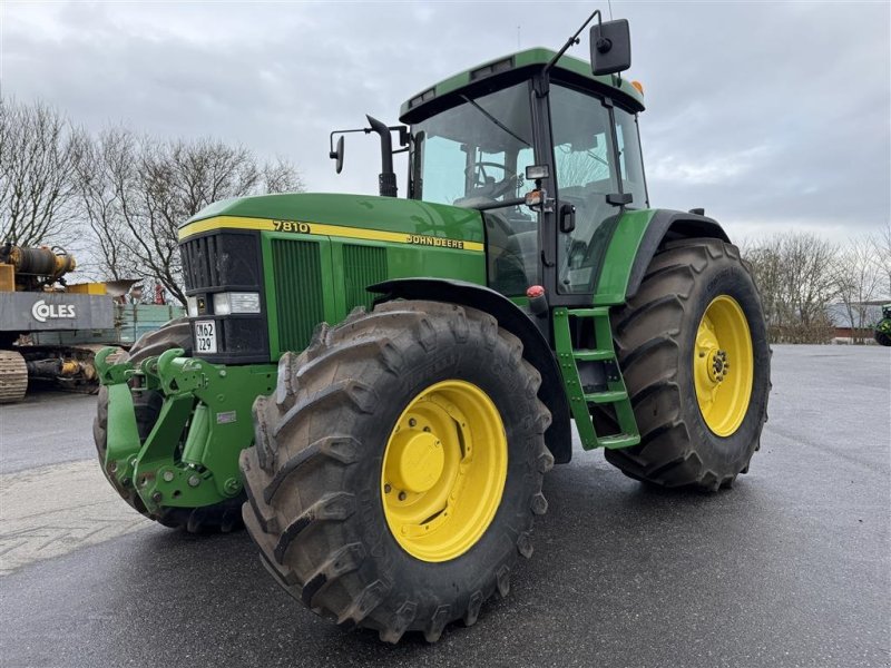 Traktor типа John Deere 7810  MED TLS AFFJEDRET FORAKSEL OG KUN 6900 TIMER!, Gebrauchtmaschine в Nørager (Фотография 1)