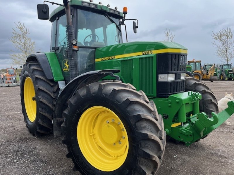 Traktor tipa John Deere 7810 TLS NYRENOV. GEAR, FRONTLIFT, AFF. FORAKSLE, Gebrauchtmaschine u Dronninglund (Slika 4)