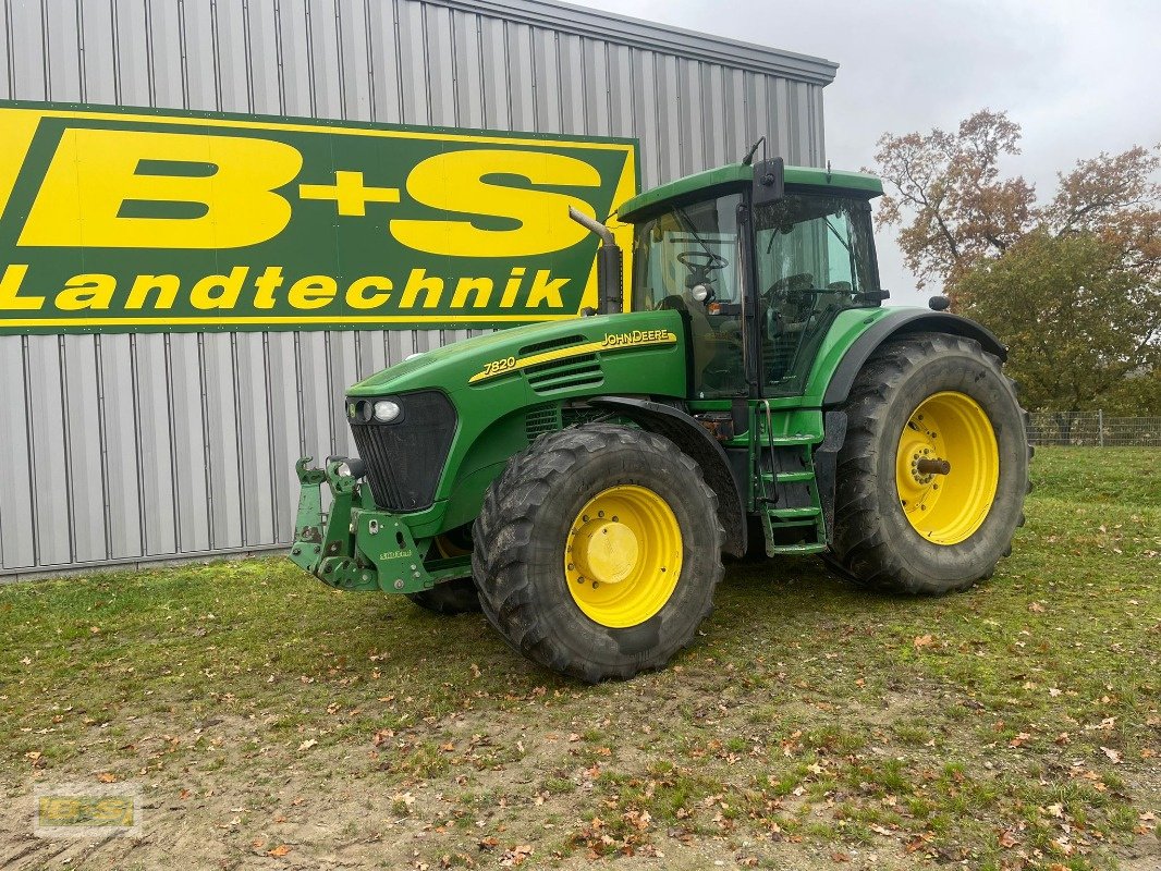 Traktor des Typs John Deere 7820 ALLRAD TRAKTOR, Gebrauchtmaschine in Neustadt Dosse (Bild 1)