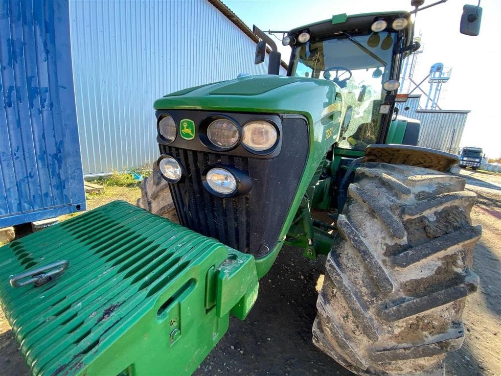 Traktor del tipo John Deere 7830 KUN 4650 timer! AutoQuad. Affjedret foraksel. Luftbremser, GPS Autotrac klar. Ring til Ulrik 0045-40255544 for flere billeder og info om fremvisning mm. Jeg snakker Jysk, tysk og engelsk, Gebrauchtmaschine In Kolding (Immagine 6)