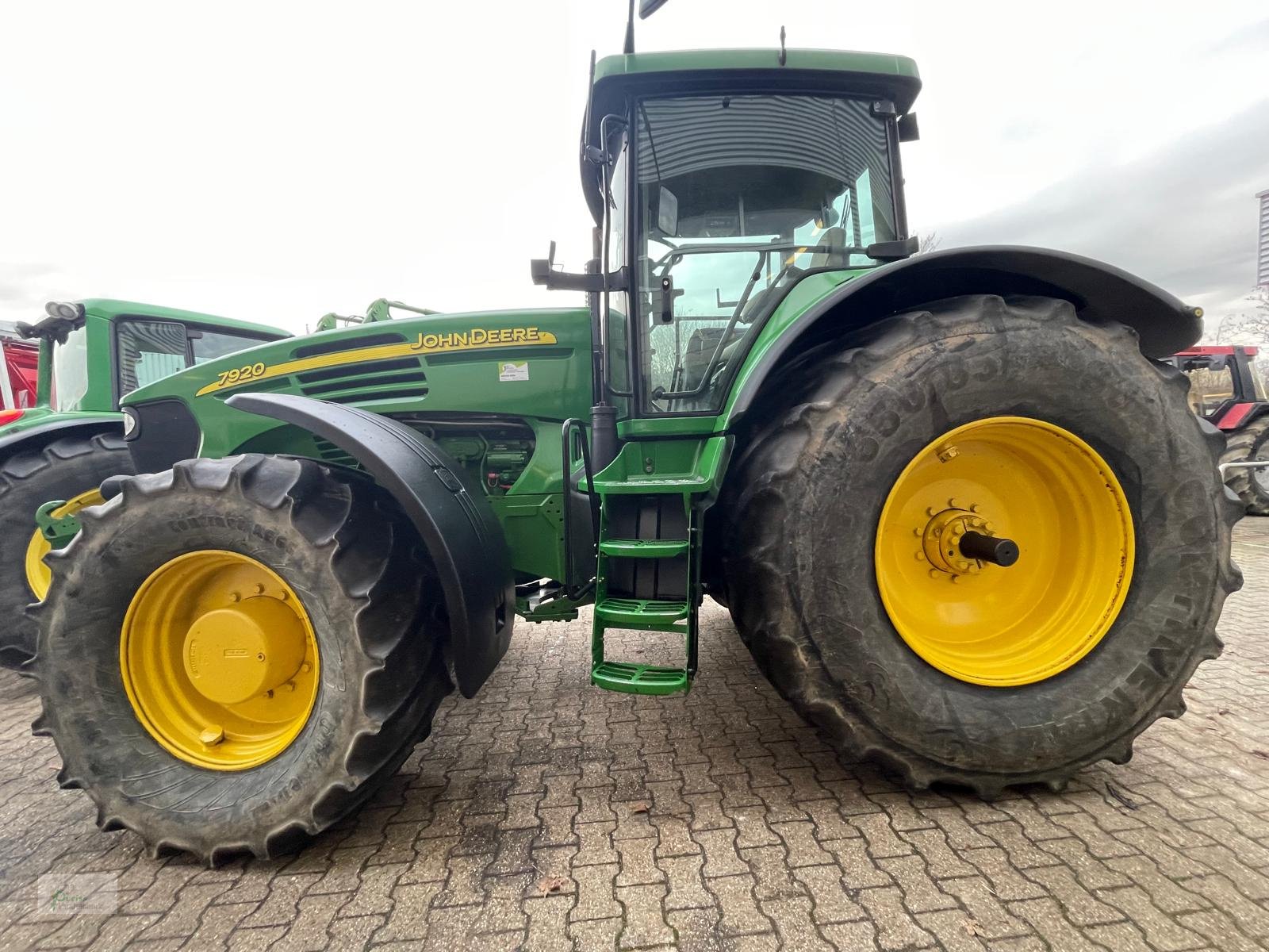 Traktor des Typs John Deere 7920, Gebrauchtmaschine in Bad Kötzting (Bild 7)