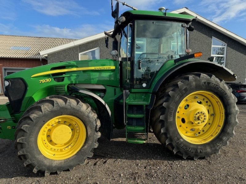 Traktor от тип John Deere 7930 Auto Power GPS TLS , FRONTLIFT, Gebrauchtmaschine в Dronninglund (Снимка 2)