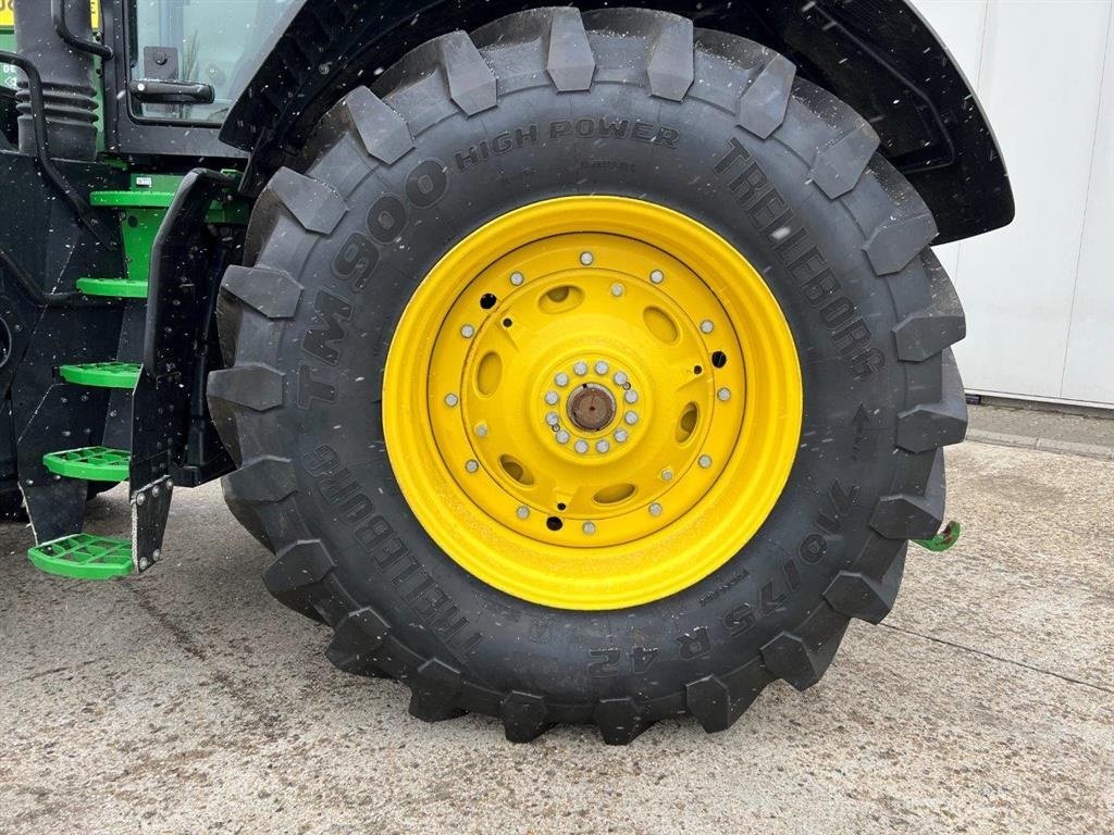 Traktor tipa John Deere 7R 290 Kun 600 timer. GPS klar. Stor monitor 4600 ( 10" ). Luftbremser. Hydrauliske bremser. E23 50 km/t. Ring til Ulrik på +45-40255544. Jeg snakker Jysk., Gebrauchtmaschine u Kolding (Slika 3)