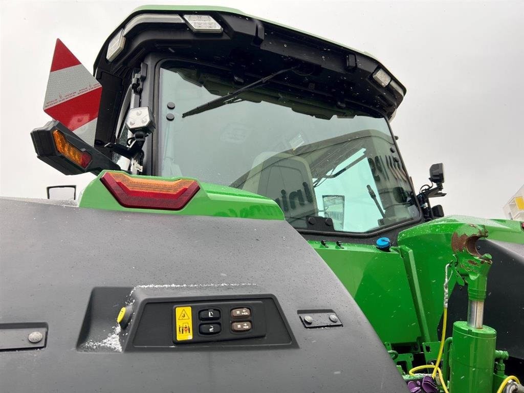 Traktor tipa John Deere 7R 290 Kun 600 timer. GPS klar. Stor monitor 4600 ( 10" ). Luftbremser. Hydrauliske bremser. E23 50 km/t. Ring til Ulrik på +45-40255544. Jeg snakker Jysk., Gebrauchtmaschine u Kolding (Slika 6)