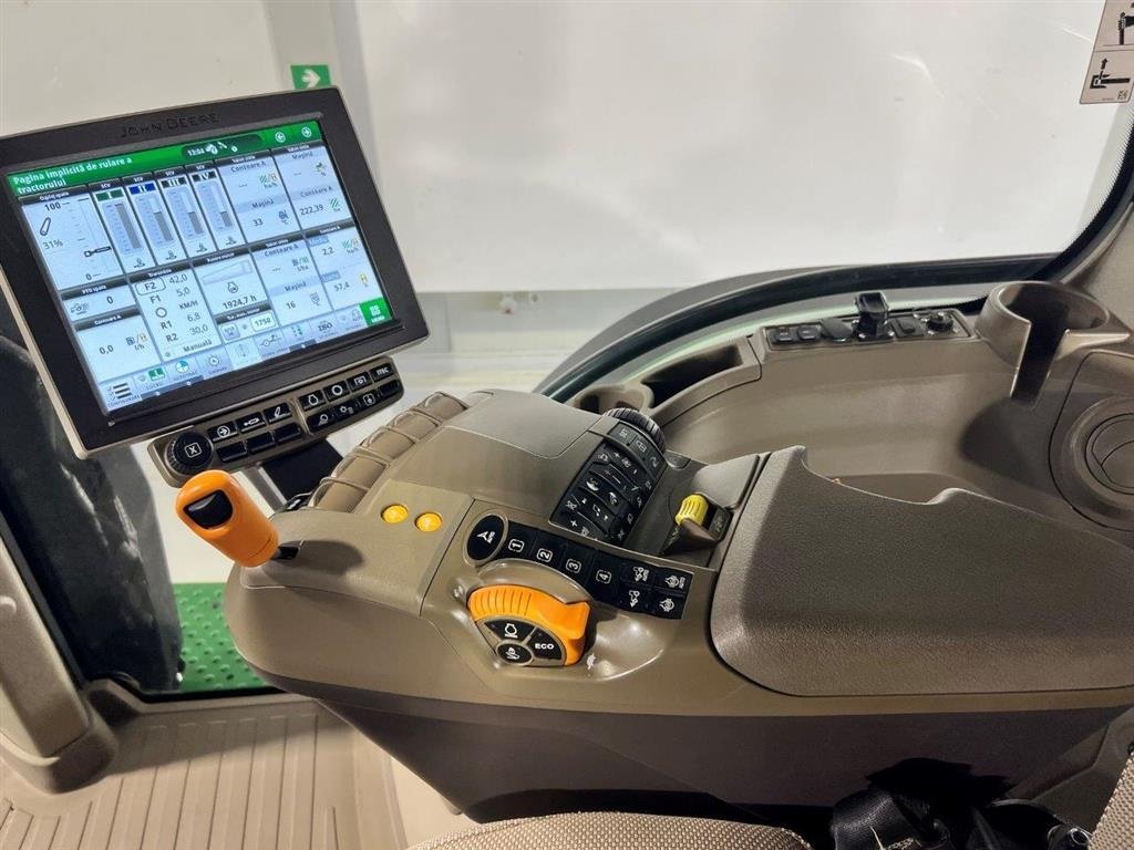 Traktor of the type John Deere 7R 330 GPS klar. Stor monitor 4600 ( 10" ). Luftbremser. Hydrauliske bremser. E23 40 km/t. Ring til Ulrik på +45-40255544. Jeg snakker Jysk., Gebrauchtmaschine in Kolding (Picture 3)