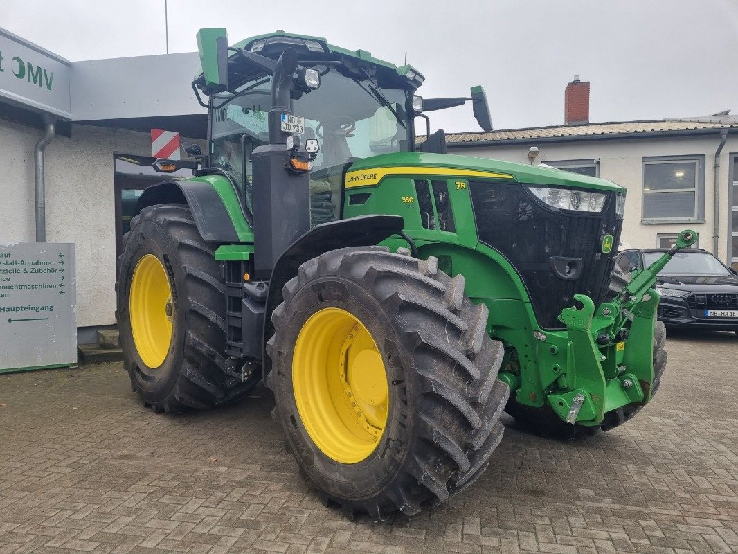 Traktor Türe ait John Deere 7R 330 MY23 AP 50, Gebrauchtmaschine içinde Neubrandenburg (resim 10)