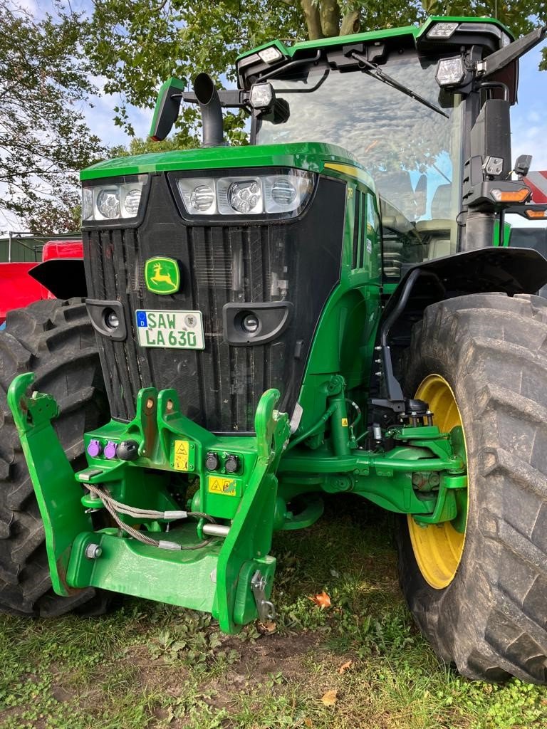 Traktor des Typs John Deere 7R 330, Gebrauchtmaschine in Gadenstedt (Bild 2)