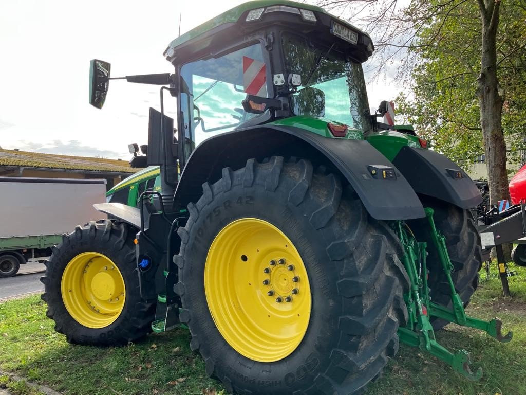 Traktor типа John Deere 7R 330, Gebrauchtmaschine в Gadenstedt (Фотография 3)