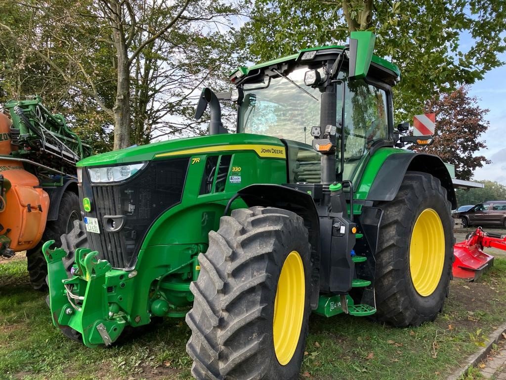 Traktor типа John Deere 7R 330, Gebrauchtmaschine в Gadenstedt (Фотография 1)