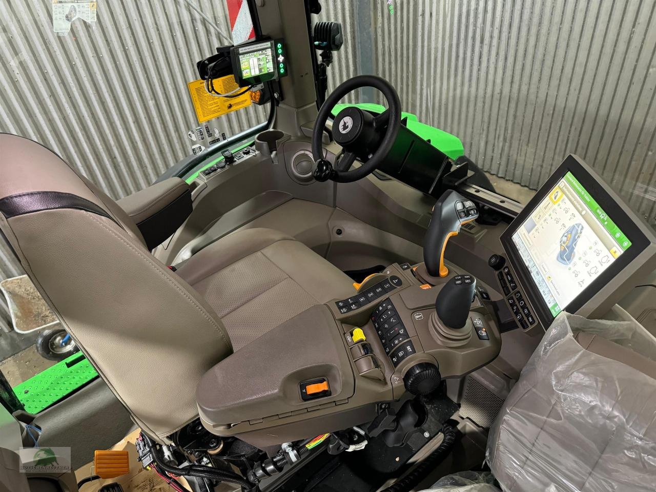 Traktor del tipo John Deere 7R 350 mit Rückfahreinrichtung, Neumaschine In Steinwiesen (Immagine 7)