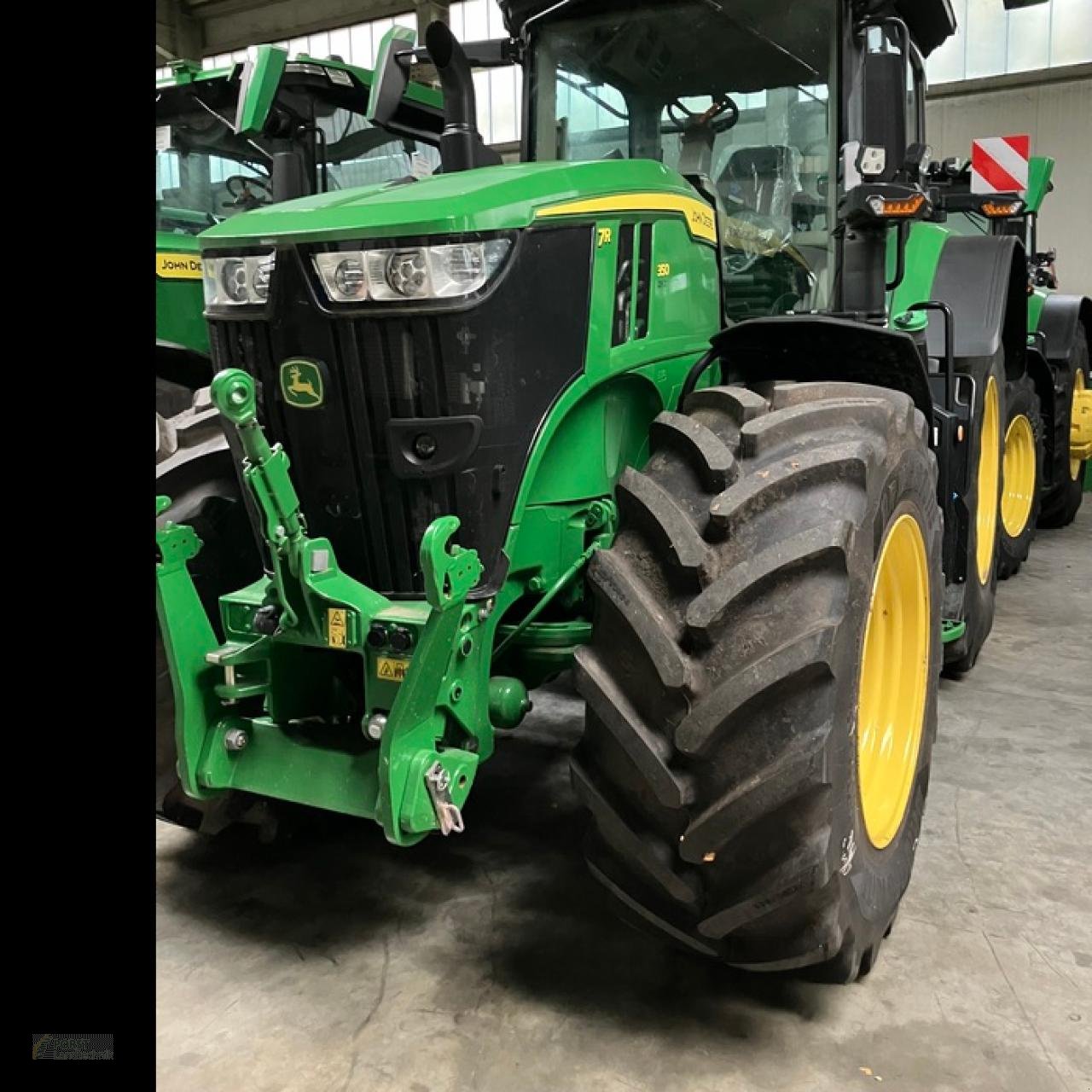 Traktor of the type John Deere 7R 350, Neumaschine in Jahnatal (Picture 2)