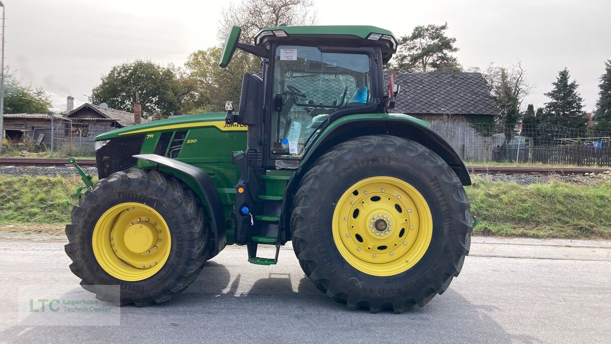 Traktor типа John Deere 7R330, Gebrauchtmaschine в Großpetersdorf (Фотография 10)