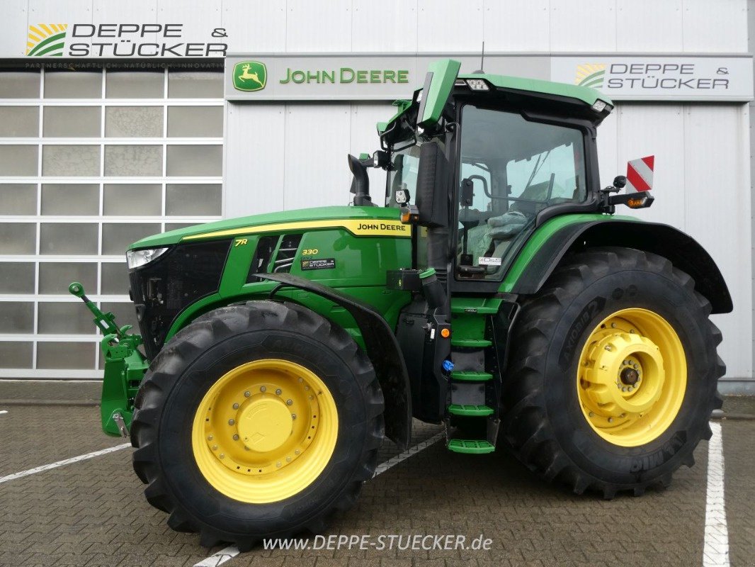 Traktor van het type John Deere 7R330, Gebrauchtmaschine in Lauterberg/Barbis (Foto 2)