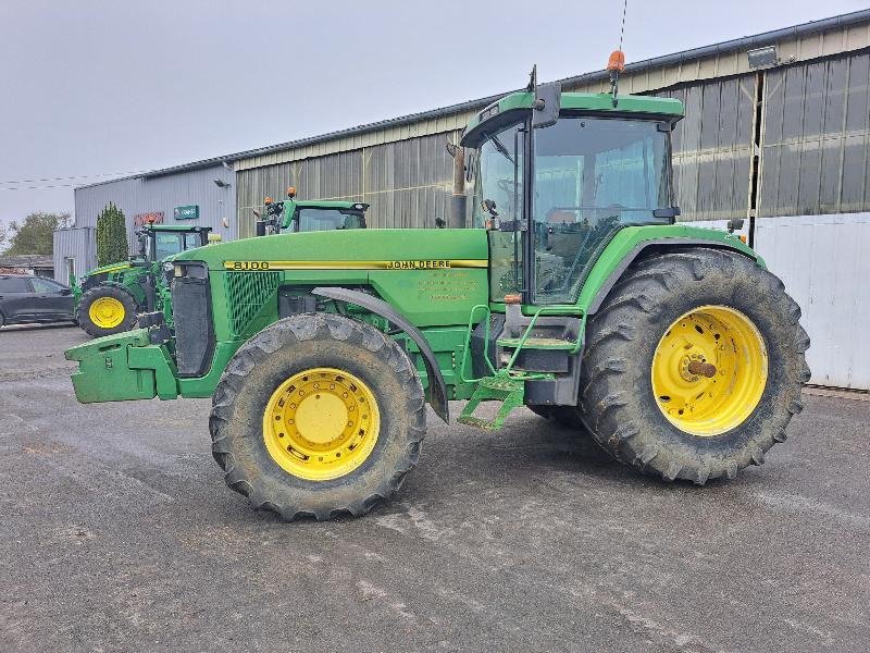 Traktor типа John Deere 8100, Gebrauchtmaschine в SAINT GENEST D'AMBIERE (Фотография 1)