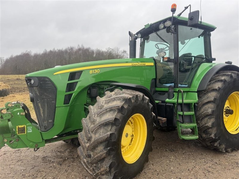 Traktor of the type John Deere 8130, Gebrauchtmaschine in Mariager (Picture 1)