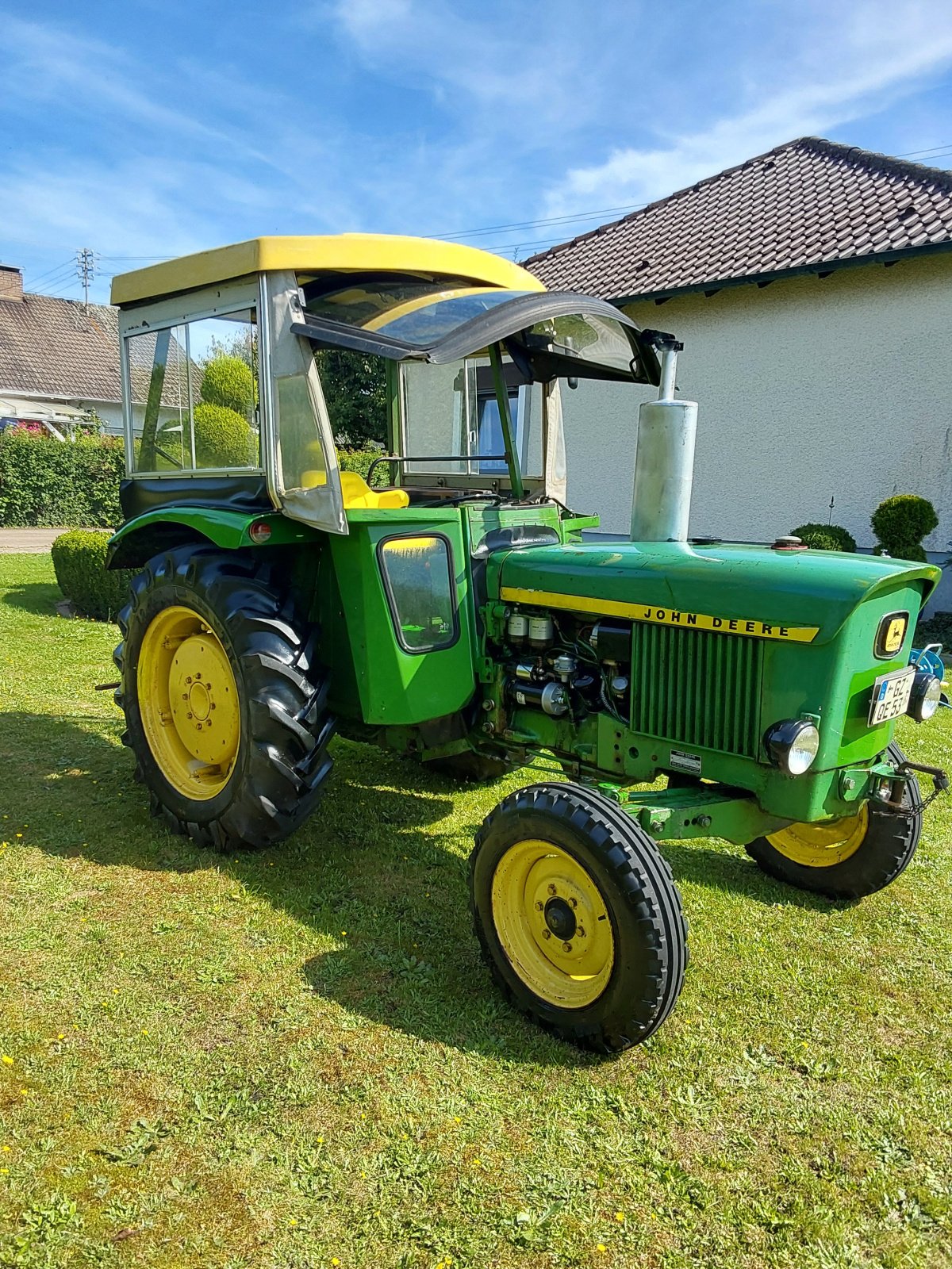 Traktor des Typs John Deere 820 S, Gebrauchtmaschine in Kötz  OT  Ebersbach (Bild 3)