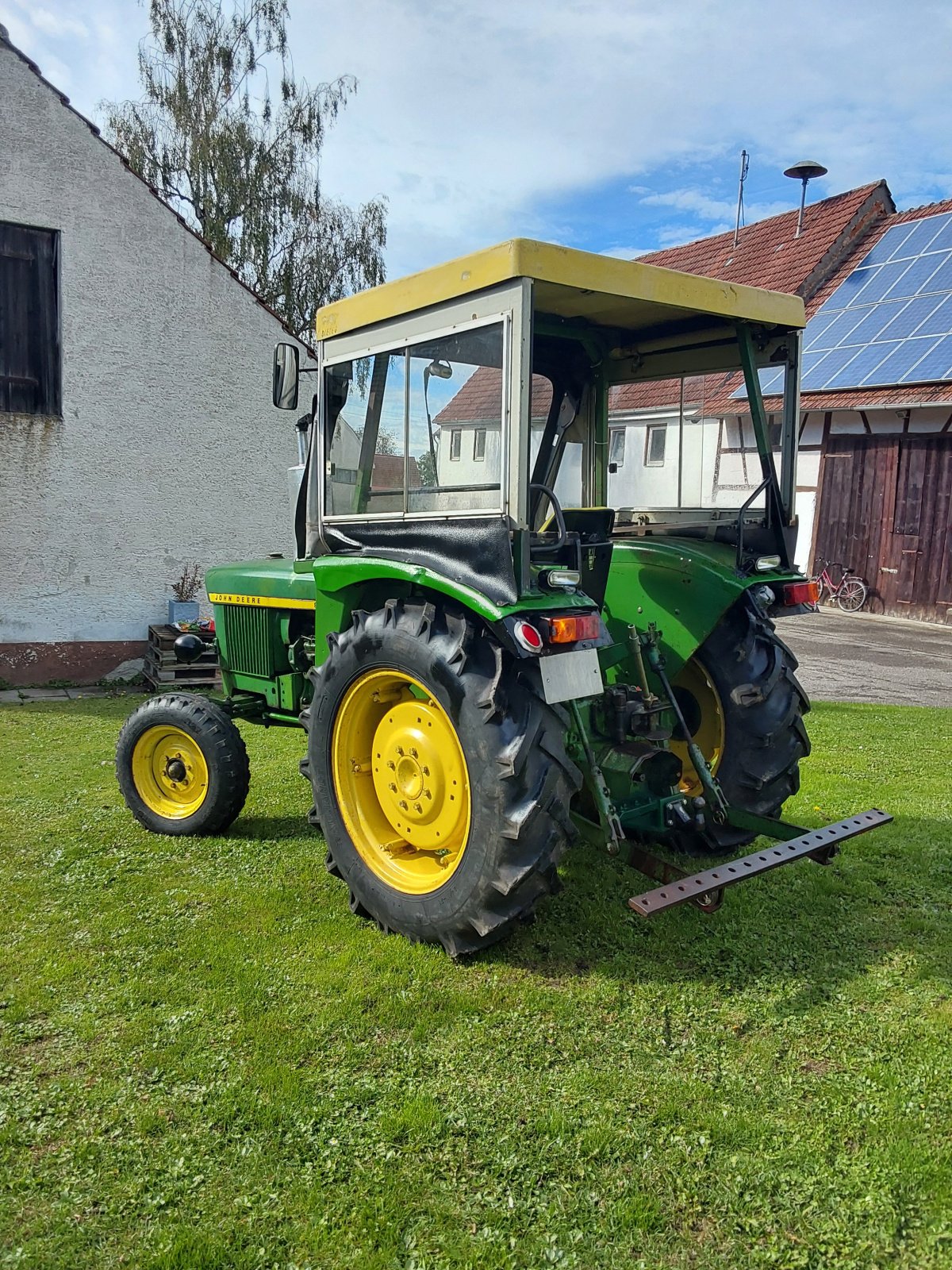 Traktor des Typs John Deere 820 S, Gebrauchtmaschine in Kötz  OT  Ebersbach (Bild 3)