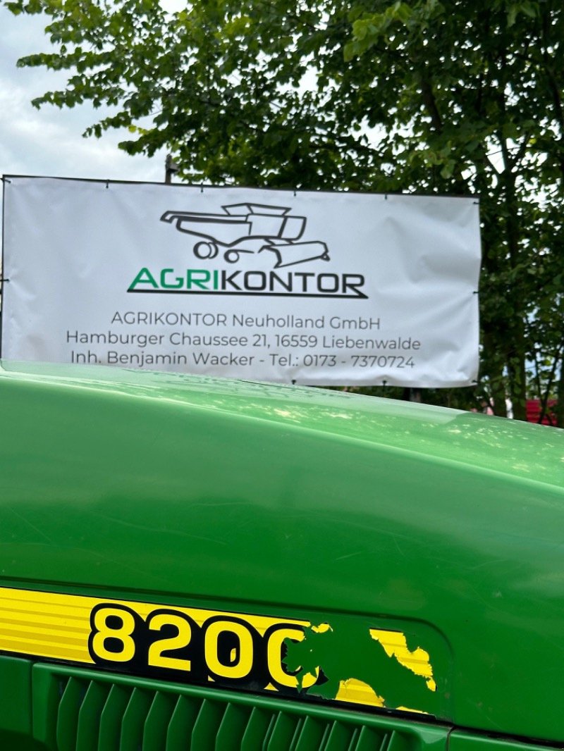 Traktor типа John Deere 8200, Gebrauchtmaschine в Liebenwalde (Фотография 3)