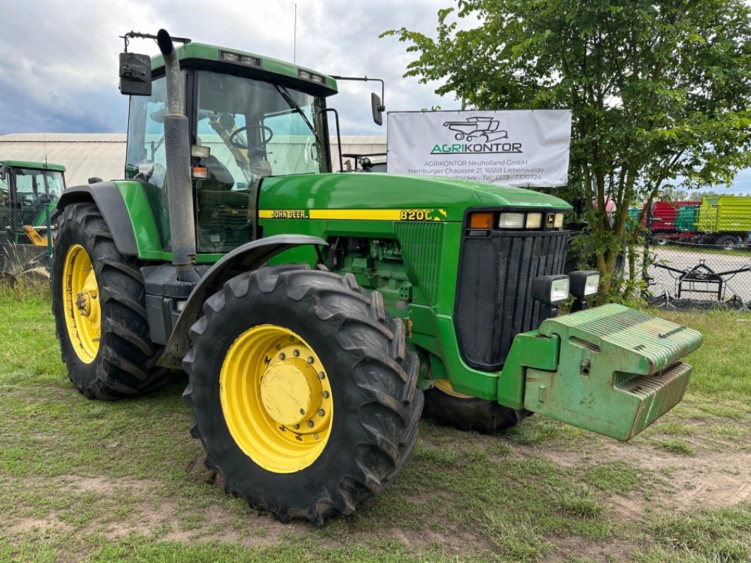 Traktor типа John Deere 8200, Gebrauchtmaschine в Liebenwalde (Фотография 1)