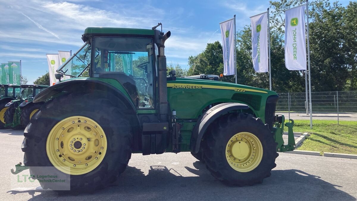 Traktor типа John Deere 8220, Gebrauchtmaschine в Eggendorf (Фотография 8)