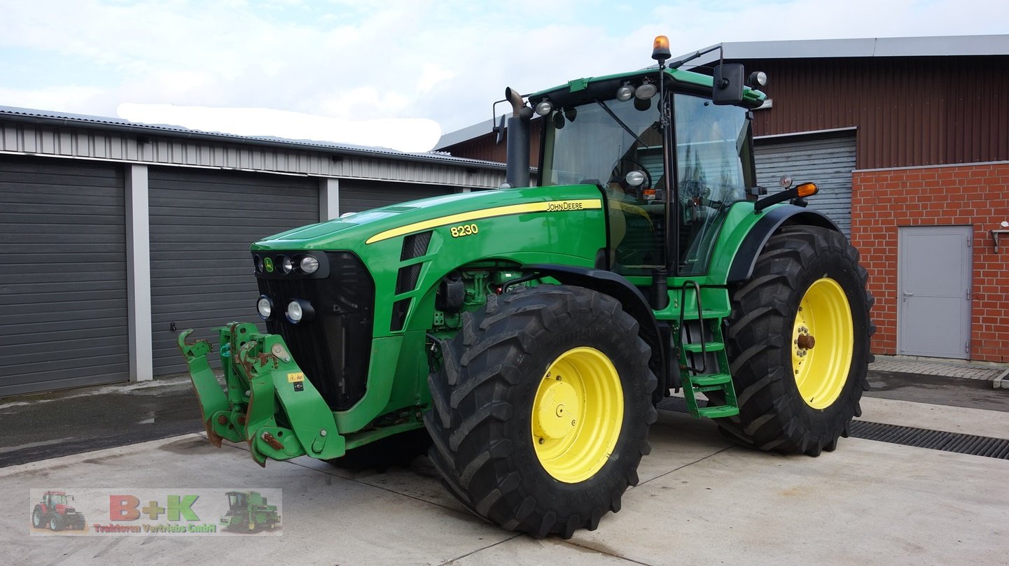 Traktor Türe ait John Deere 8230 ILS, Gebrauchtmaschine içinde Kettenkamp (resim 1)