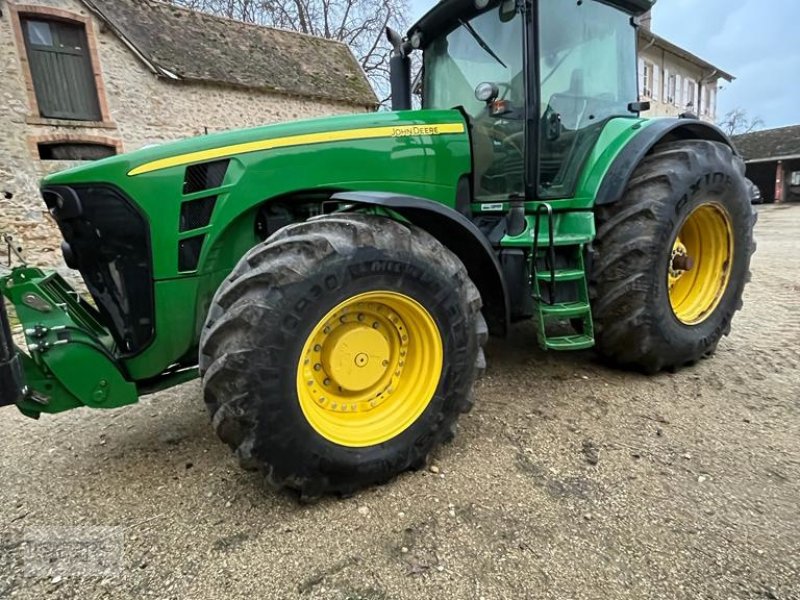 Traktor типа John Deere 8230 Power Shift, Gebrauchtmaschine в Crombach/St.Vith