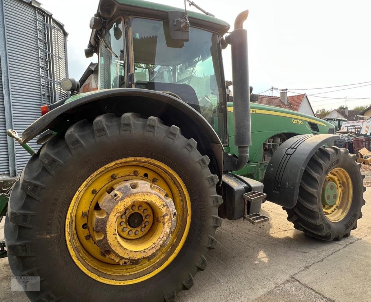 Traktor des Typs John Deere 8230 Powershift, Gebrauchtmaschine in Pragsdorf (Bild 3)