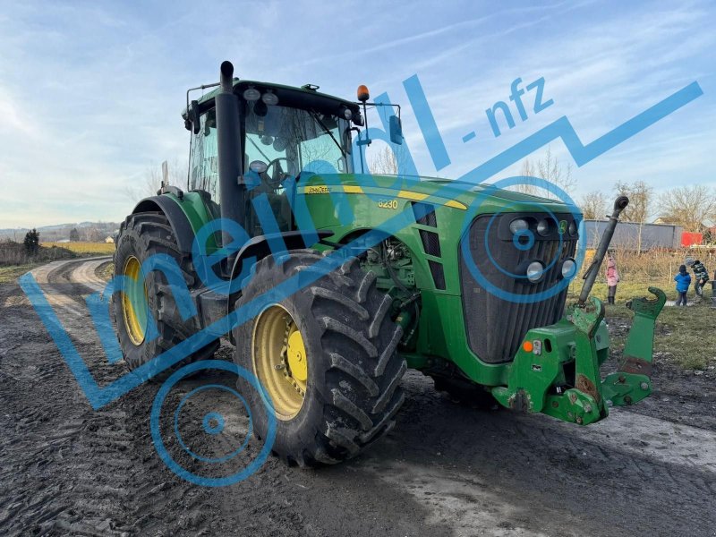 Traktor des Typs John Deere 8230, Gebrauchtmaschine in Eferding